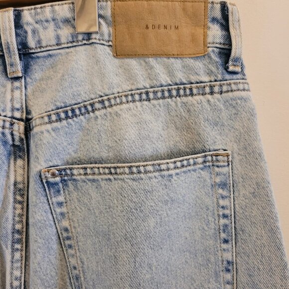 High Rise / Mom Jeans / Light wash - Picture 5 of 6